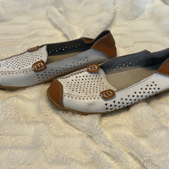 VenusCelia Women's Comfort Walking Boat Shoe - Picture 2 of 5